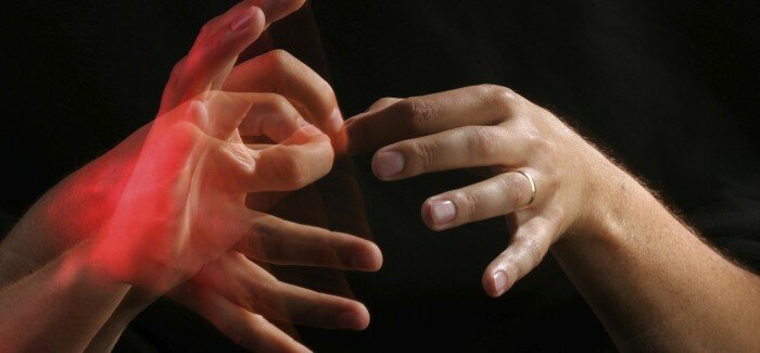 Estos anillos convierten el lenguaje de señas en palabras